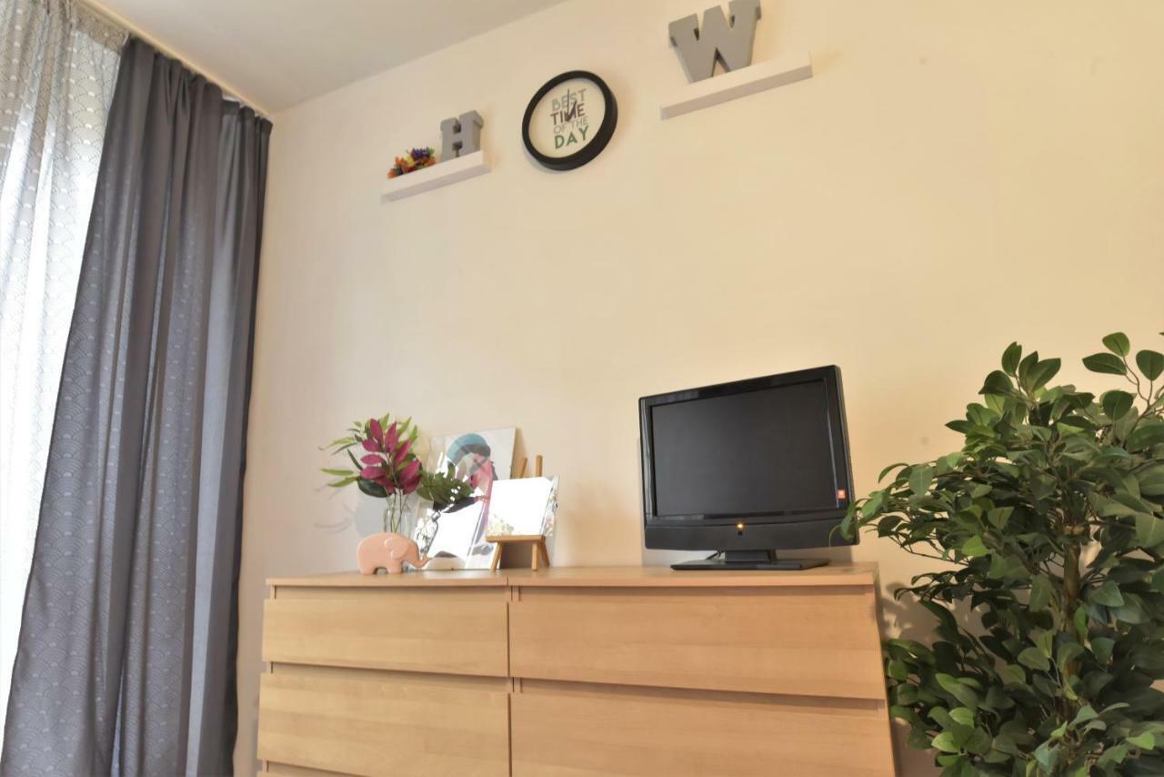 Hello Warsaw! Calm Artistic City Center Apartment ภายนอก รูปภาพ